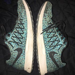 Nike Sneakers sz 7.5